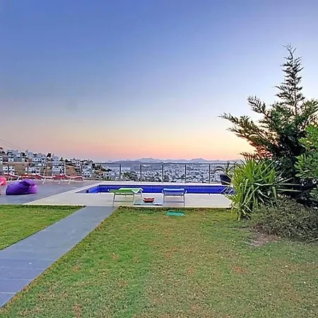 In Sleeps 10 With Pool Air Con And Wifi Villa