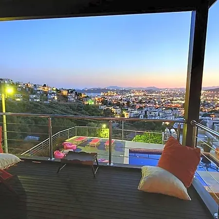 Villa In Sleeps 10 With Pool Air Con And Wifi *