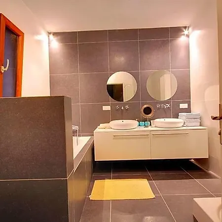 In Sleeps 10 With Pool Air Con And Wifi Bodrum