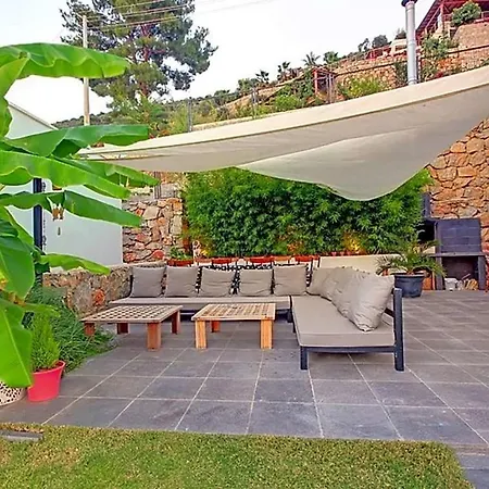 In Sleeps 10 With Pool Air Con And Wifi *