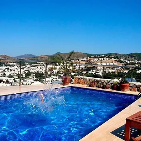 וילה In Sleeps 10 With Pool Air Con And Wifi