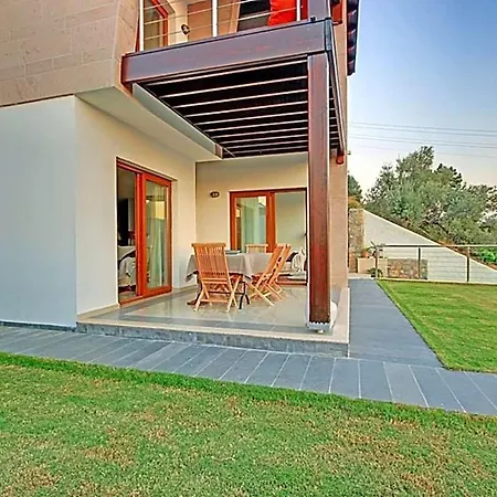 In Sleeps 10 With Pool Air Con And Wifi וילה *