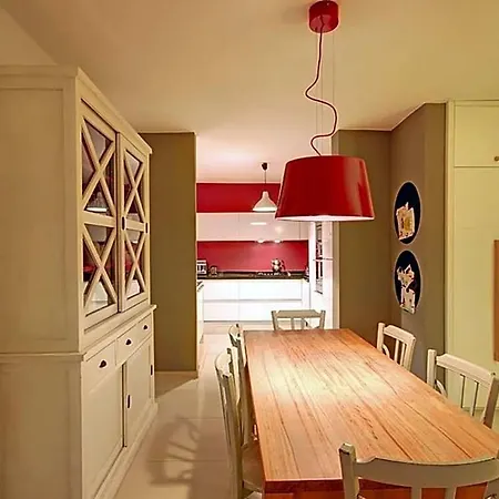 וילה In Sleeps 10 With Pool Air Con And Wifi