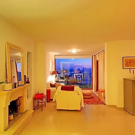 In Sleeps 10 With Pool Air Con And Wifi * בודרום