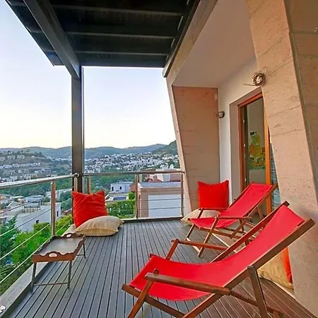 In Sleeps 10 With Pool Air Con And Wifi וילה